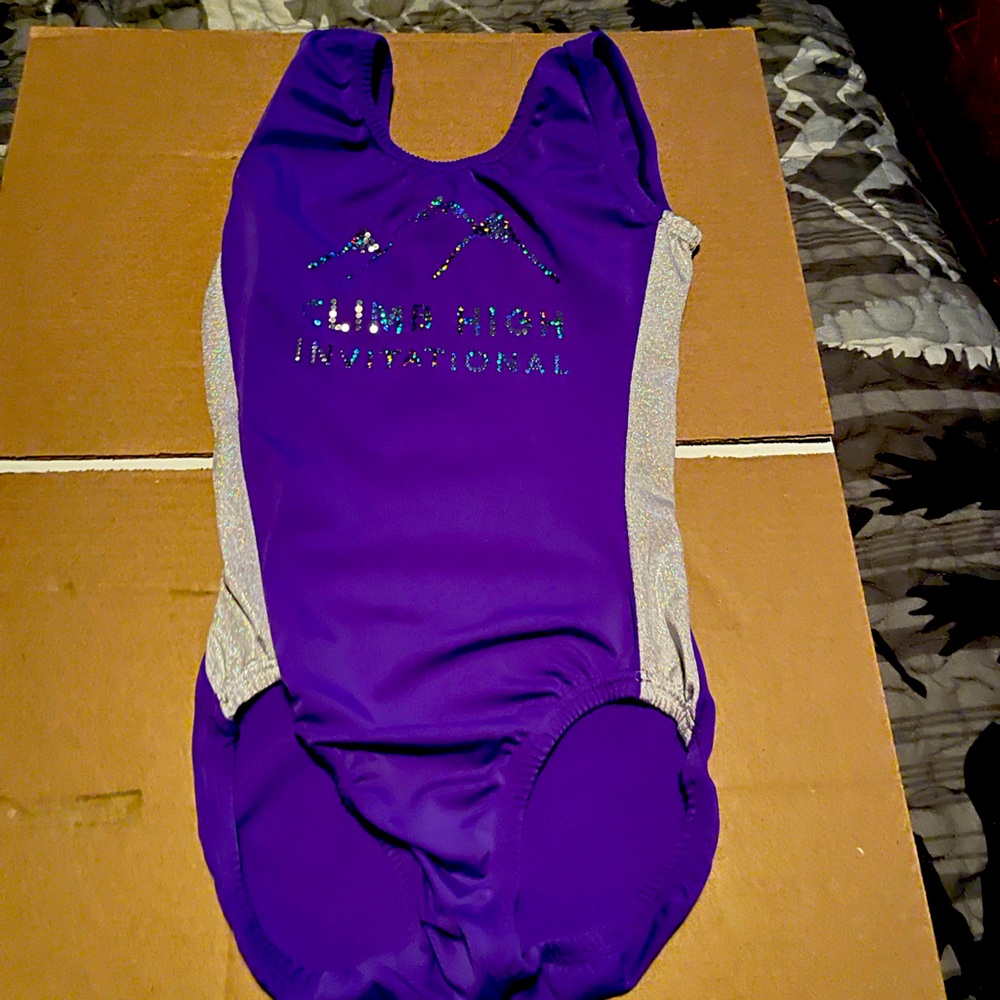 Gymnastic leotard